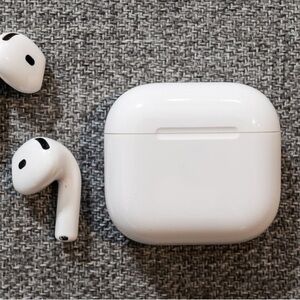 Airpods 4 Brand New Noise Cancellation